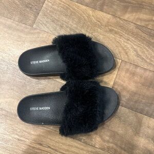 Steve Madden Women's Black Plush Slippers
